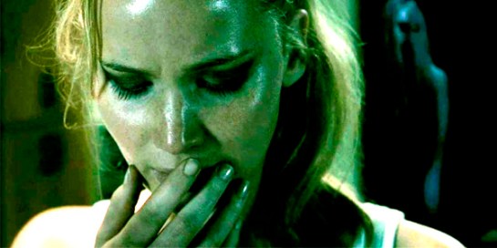 house_at_the_end_of_the_street1